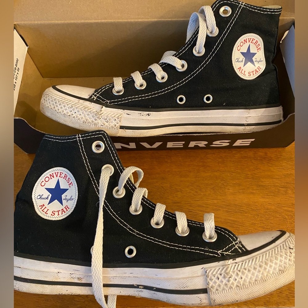 Converse, black, unisex, size 5 men’s, size 7 women’s